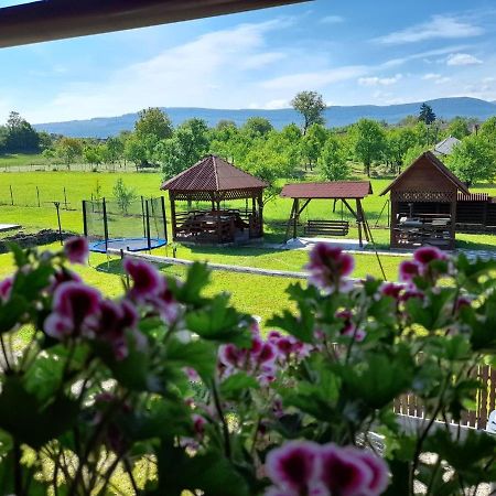 Pensiune Restaurant La Pogace Săpînţa エクステリア 写真