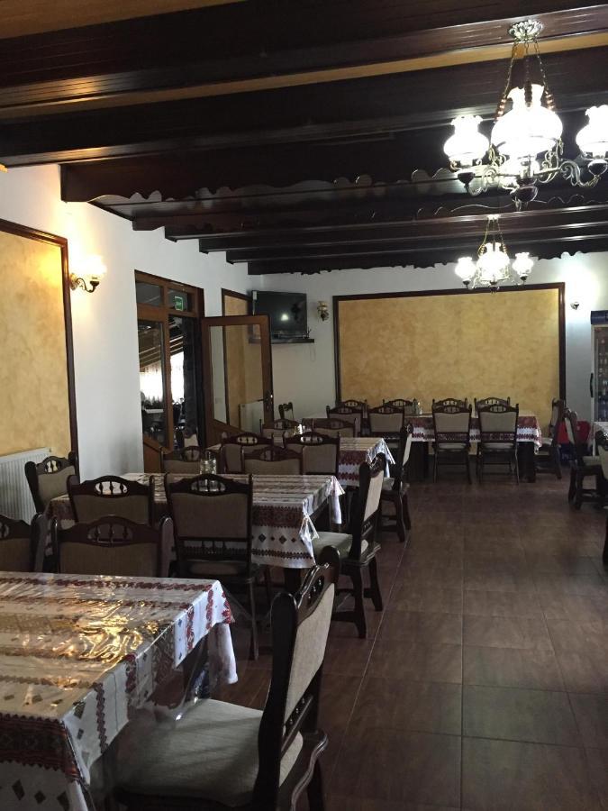 Pensiune Restaurant La Pogace Săpînţa エクステリア 写真